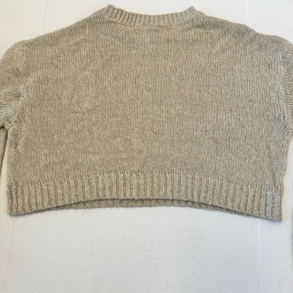H& M Divided Tan Cropped Sweater B10/29 - Picture 3 of 9